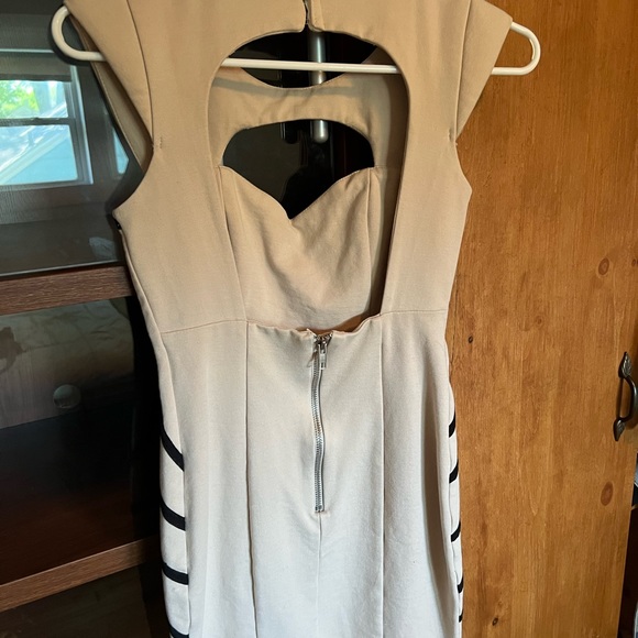 BLQMKT nude with black trimming mini - Picture 3 of 3